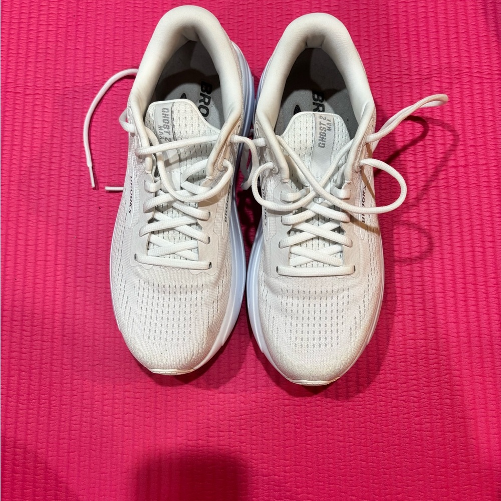 Brooks Ghost Max 2 Women's Running Shoes in White